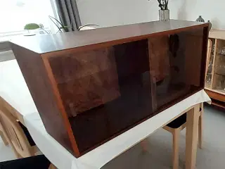 Poul Cadovius reol, 19 hylder&glasskab