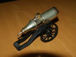 NY PRIS Gammel sjælden lighter sælges.