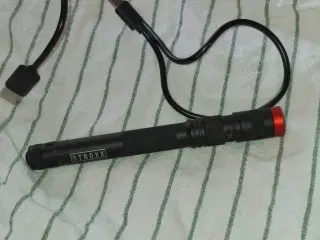 Stroxx genopladelig LED Pencillygte - 250 Lumen