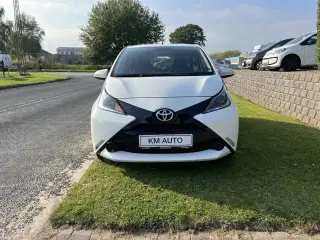 Toyota Aygo 1,0 VVT-I X-Play + X-Touch 69HK 5d