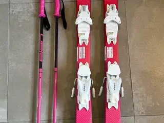 Ski med bindinger, 140 cm lange + stave 90 cm. 