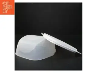 Hvid Tupperware serveringsskål med låg fra Tupperware (str. 19x19 cm)