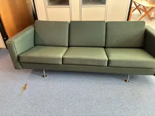 3-perdoners klassisk sofa