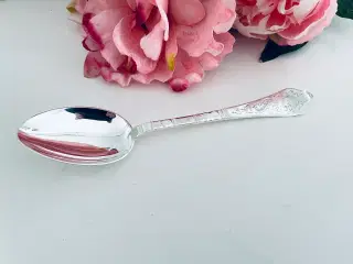 Meget smuk ske prima 