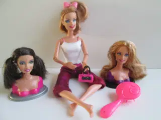 Barbiedukke med to udskiftelige hoveder