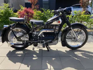 Meget flot nimbus mc og u restaureret sidevogn til