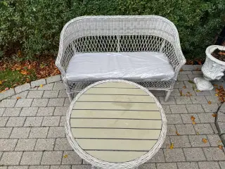 Hvidt flet møbelsæt