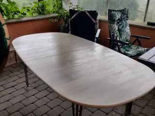 spisebord med udtræk