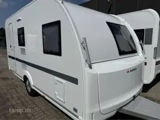2026 - Adria Altea 432 PX   Dobbeltseng, Truma blæservarme, gulvvarme, 90 l. køleskab m/ fryser, hjulafdækning, stabilisator