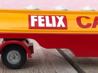TEKNO...VOLVO FELIX CAPRI TANKBIL