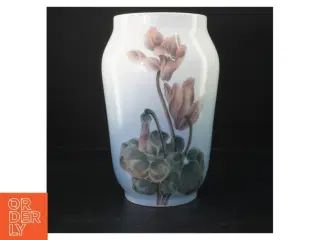 Porcelænsvase med blomstermotiv fra Royal Copenhagen (str. 26 cm)