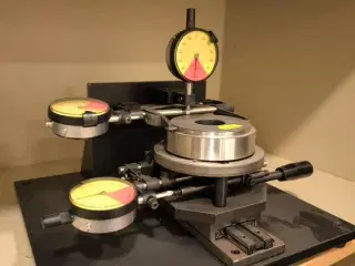 Præcisions rundløbs- og koncentricitetsmåler MITUTOYO