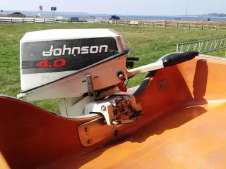 Askeladden 14  og Johnson 4 HK
