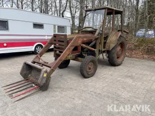 Traktor ZETOR 4718 med frontlæsser