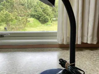 Bordlampe med bøjelig overdel 