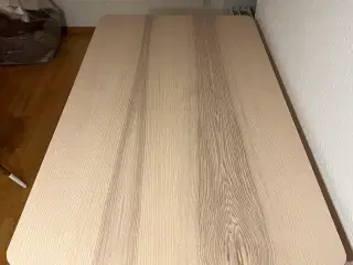 Spisebord fra IKEA 