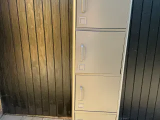 Ikea Idåsen højskab med skuffe og låger