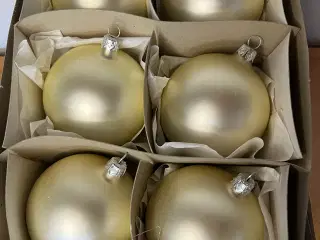 Julekugler i æske. 6 stk. Ø 8cm