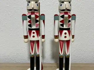 2 stk. flotte vintage nøddeknækkere til jul