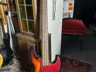 Jim Harley  bas guitar 