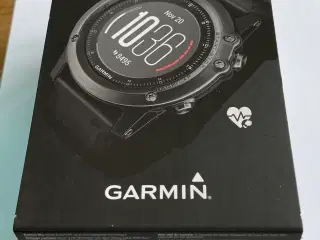 Garmin Fenix 3 HR Sapphire edition. 
