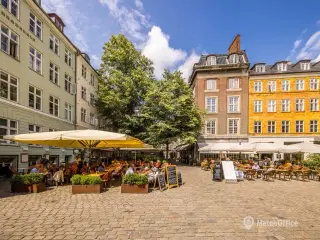 474 m² kontorlejemål i smuk ejendom ved Gråbrødre Torv