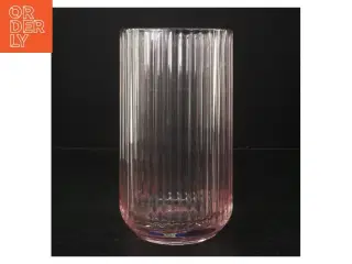 Glasvase fra Lyngby (str. H 20 cm ø. 11 cm)