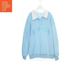 Svedtrøje med New York tekst fra SHEIN  (str. S)