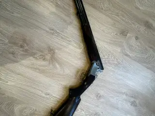 Nyjæger pakke - Rifler, haglgeværer og våbenskab