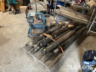 Hydrauliske cylinder.