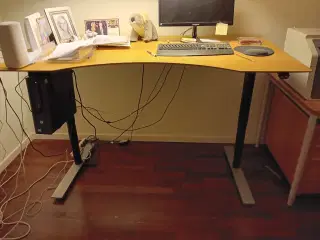 Hæv sænk bord med og 2 skuffe møbler