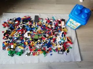 Lego blandet 1,5kg inkl. Lego opbevaringsspand