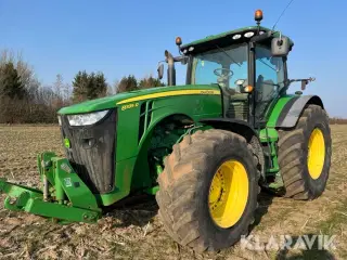 Traktor John Deere 8335R