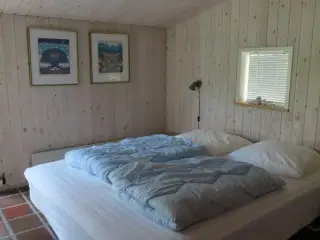Stort sommerhus p� lyngkl�dt grund, Vester� L�s�, 4 v�relser 8 personer