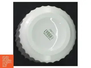 Lyngby Porcelæn vase fra Lyngby (str. 15 cm. 8 cm i diameter)