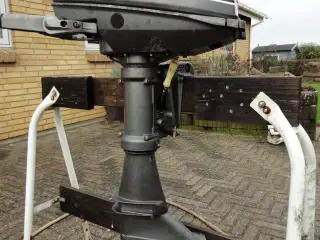8 HK. Mariner kort ben