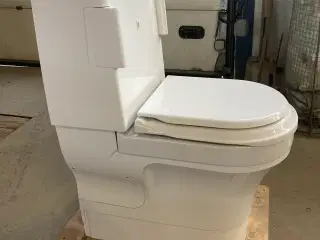  douchetoilet med indbygget vaske-og tørrefunktion