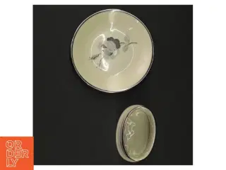 Porcelænstallerken og opbevaringskrukke fra Københavns Porcellains Maleri (str. Diameter 10 cm og 6 x 5 cm)