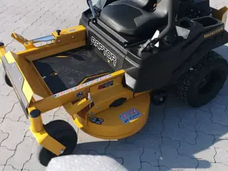 Hustler Raptor X 42
