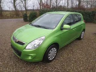 Hyundai i 20 1.2 i År 2012. Nysynet.