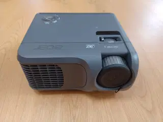 Acer XD1150 projektor