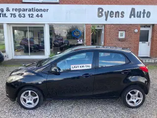 Mazda 2 Nysyn Kun kørt 175000km.