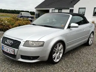 AUDI A4 2,4 cabriolet 2d.