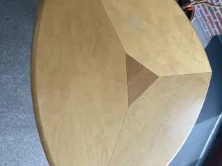 KVALITETSBORD I MASSIV TRÆ SNEDKERFREMSTILLET