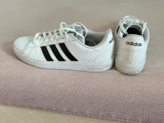 Adidas sko str 44