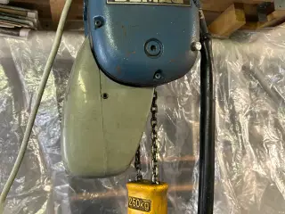 Demag 250 kg eltalje m. løbekat