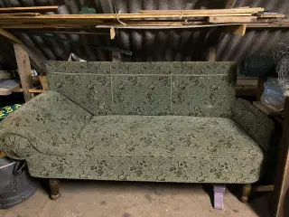Vintage chaiselong sofa