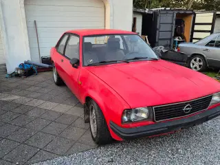 Opel ascona b 