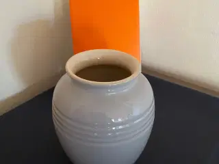 Le Creuset vase