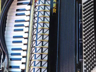 Hohner Atlantic IV N De Luxe